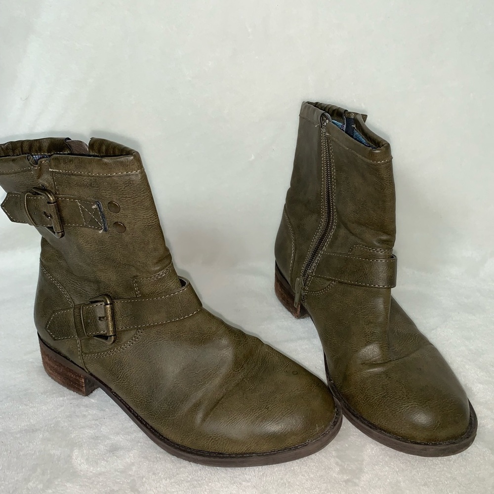 Army Green Combat Boot women’s 7